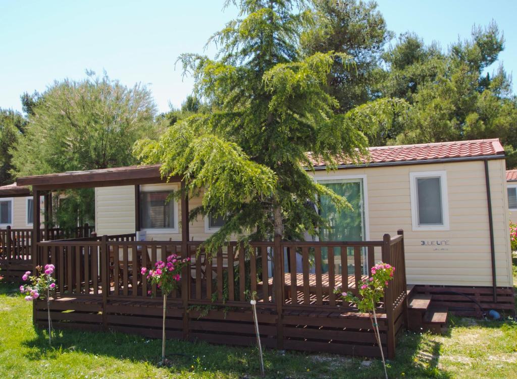 Mobile Homes Solaris Vacanceselect Шибеник Номер фото